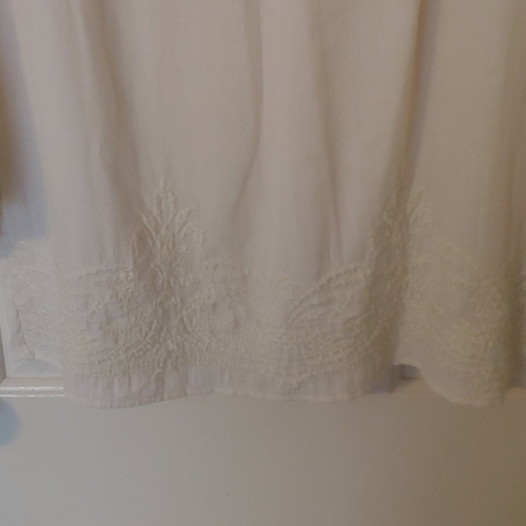 Collarless blouse - Picture 2 of 4